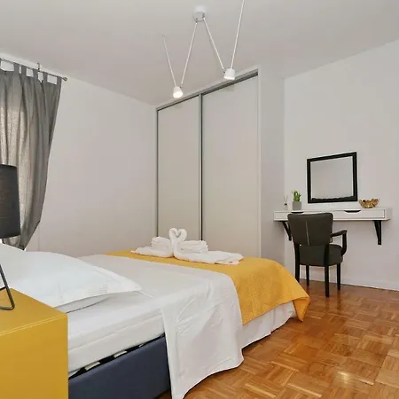 Luxury Molimento *
